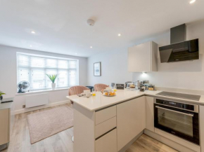 Pass the Keys Amaranth Stylish town centre apartment